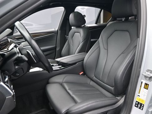 Used 2019 BMW 530i xDrive w/ Convenience Package image 24