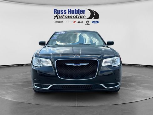 Used 2020 Chrysler 300 Touring L w/ Quick Order Package 22F AWD/4WD image 10