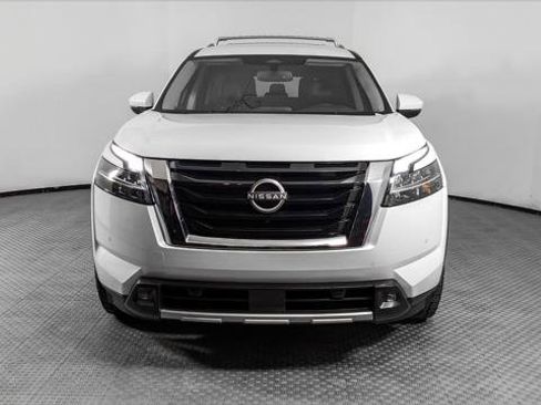 Used 2022 Nissan Pathfinder SL image 8