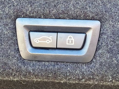 Used 2019 BMW 530i w/ Convenience Package image 15