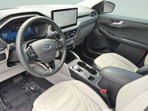 Used 2023 Ford Escape Platinum w/ Premium Technology Package AWD/4WD image 31