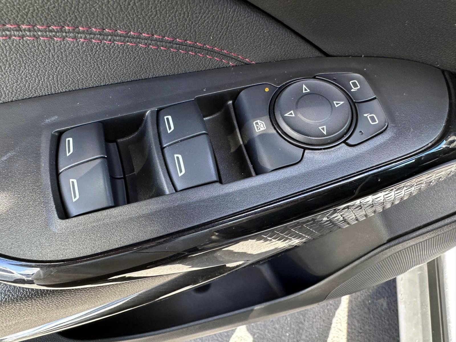 Used 2024 Chevrolet Trax RS FWD image 9