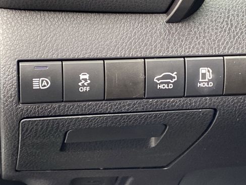 Used 2022 Toyota Camry SE image 20