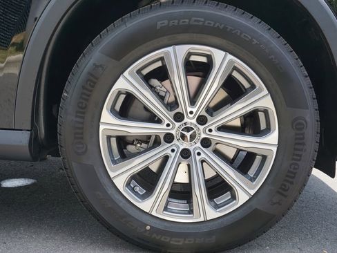 Used 2025 Mercedes-Benz GLC 300 4MATIC image 17