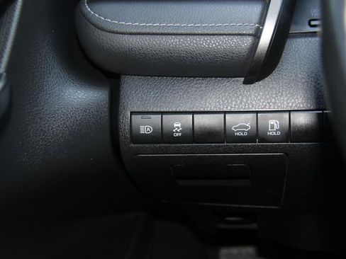 Used 2022 Toyota Camry SE FWD image 14