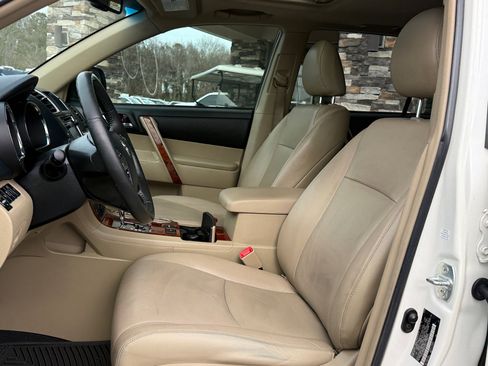 Used 2013 Toyota Highlander Limited image 9