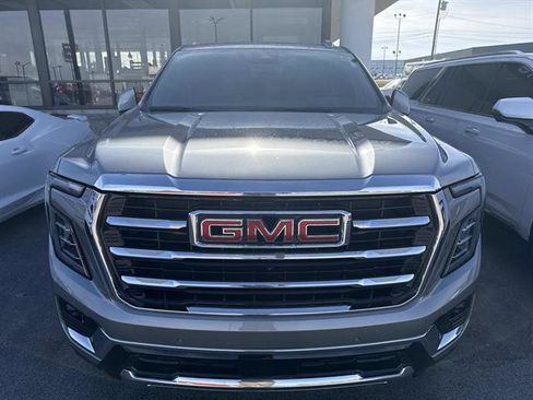 Used 2025 GMC Yukon Elevation image 2