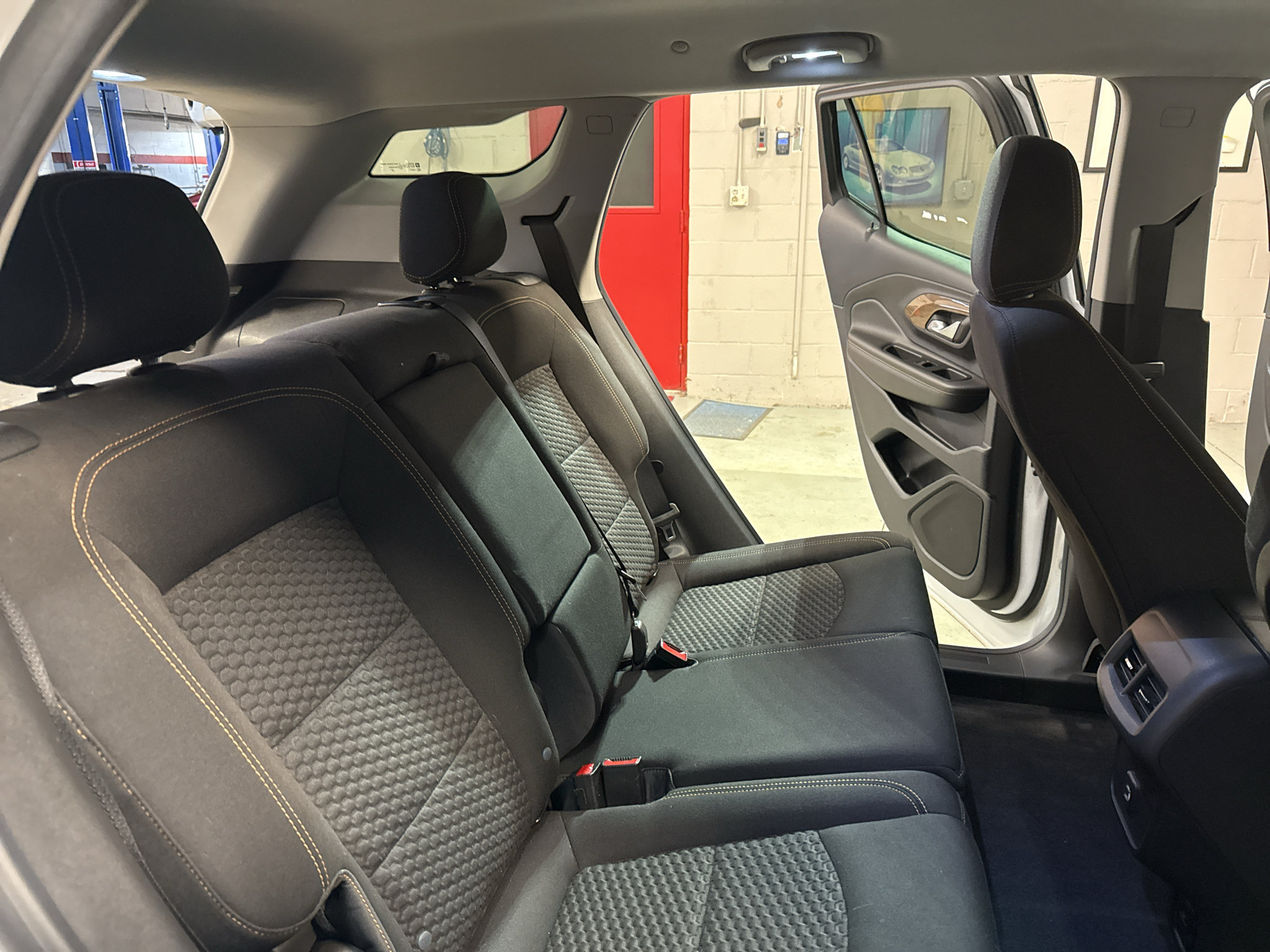 Used 2021 GMC Terrain SLE w/ Driver Convenience Package AWD/4WD image 26