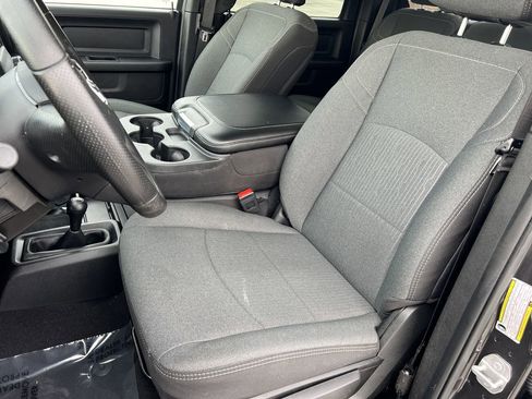 Used 2024 RAM 2500 Tradesman w/ Chrome Appearance Group image 24