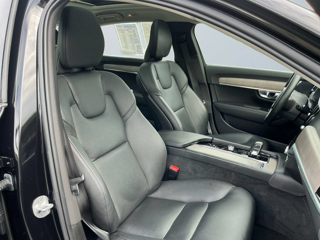 Used 2024 Volvo S90 B6 Plus AWD/4WD image 16