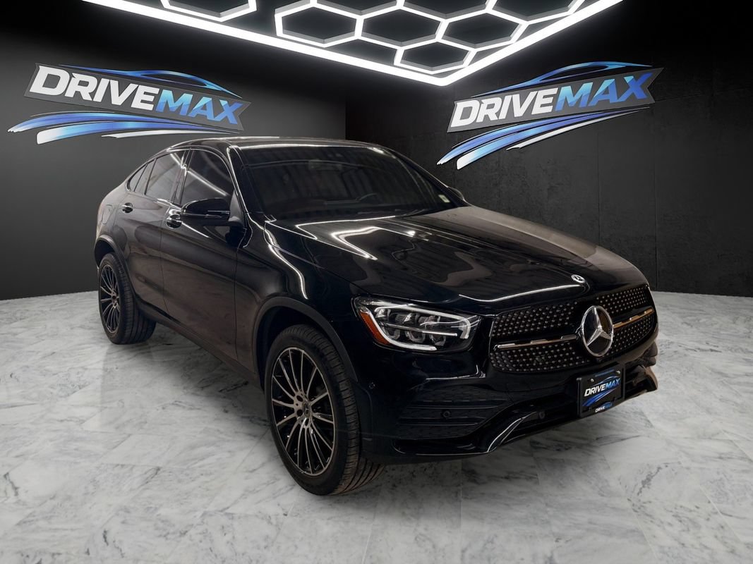 Used 2023 Mercedes-Benz GLC 300 4MATIC Coupe image 3