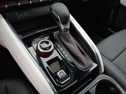 Used 2025 GMC Canyon AT4 w/ AT4X AEV Edition image 15