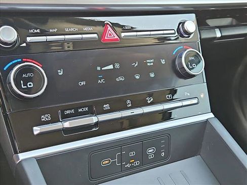 Certified 2025 Hyundai Santa Fe SEL image 12