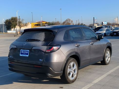 Used 2025 Honda HR-V LX image 3