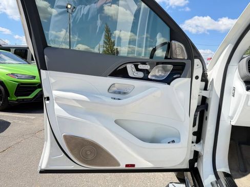 Used 2023 Mercedes-Benz Maybach GLS 600 4MATIC image 10
