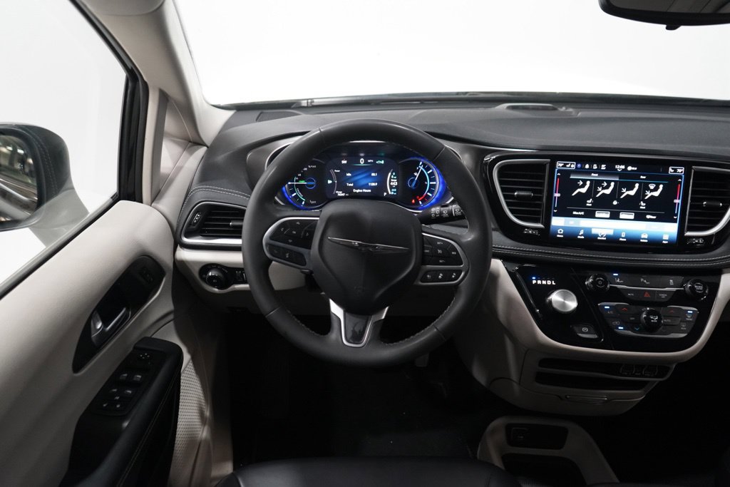 Used 2023 Chrysler Pacifica Touring-L FWD image 14