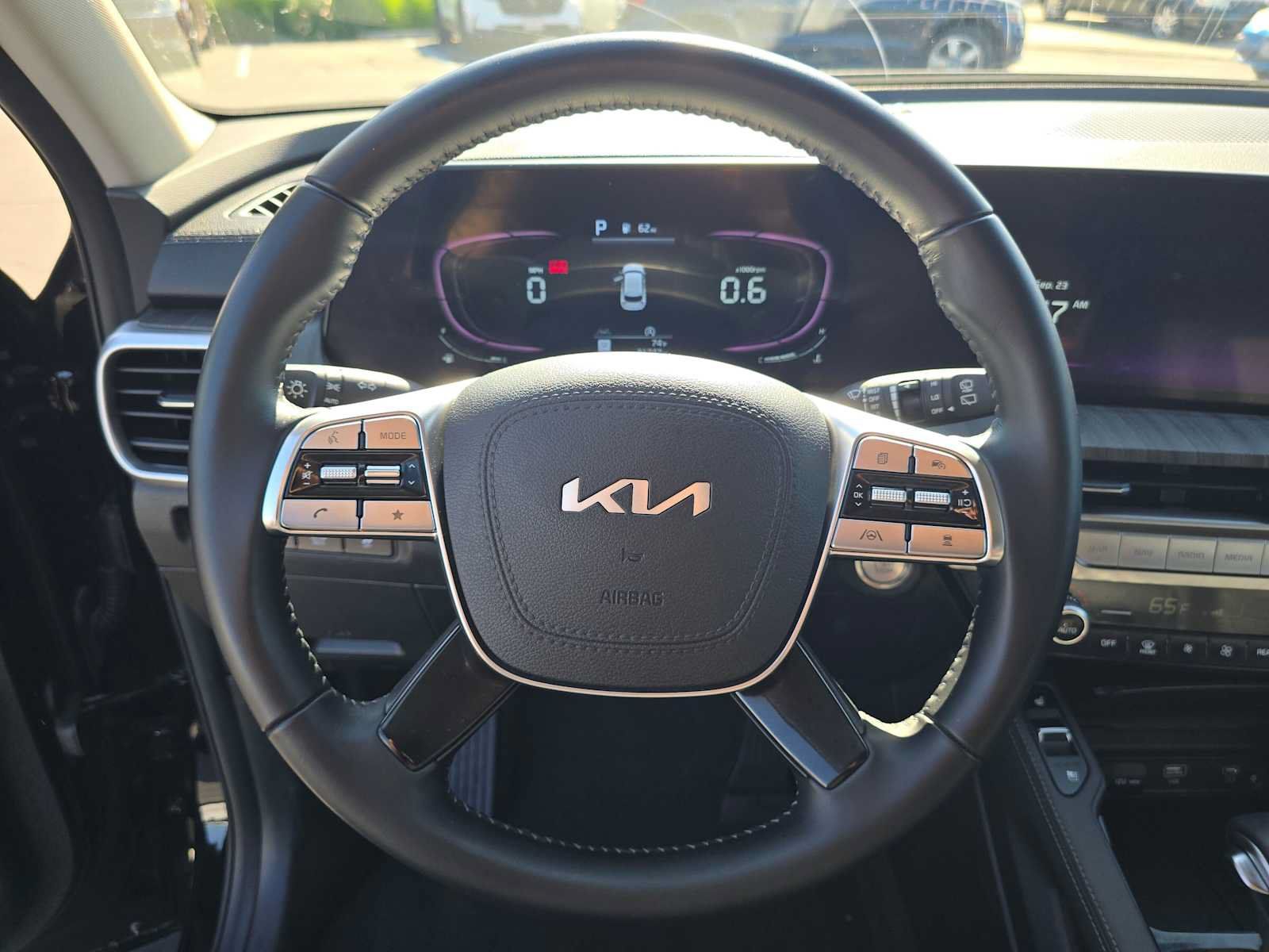 Used 2024 Kia Telluride EX w/ EX Captain's Chair Package FWD image 25