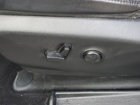 Used 2019 Chrysler Pacifica Touring-L w/ S Appearance Package image 26