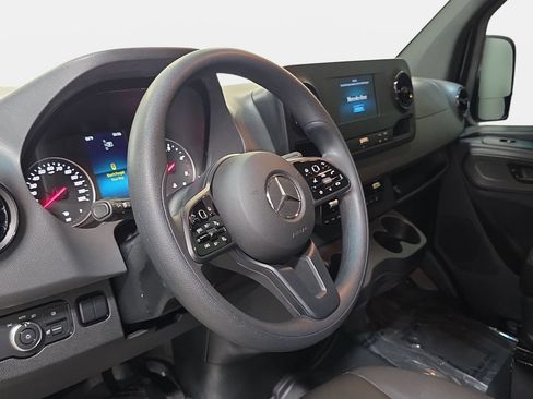 Used 2023 Mercedes-Benz Sprinter 2500 image 14
