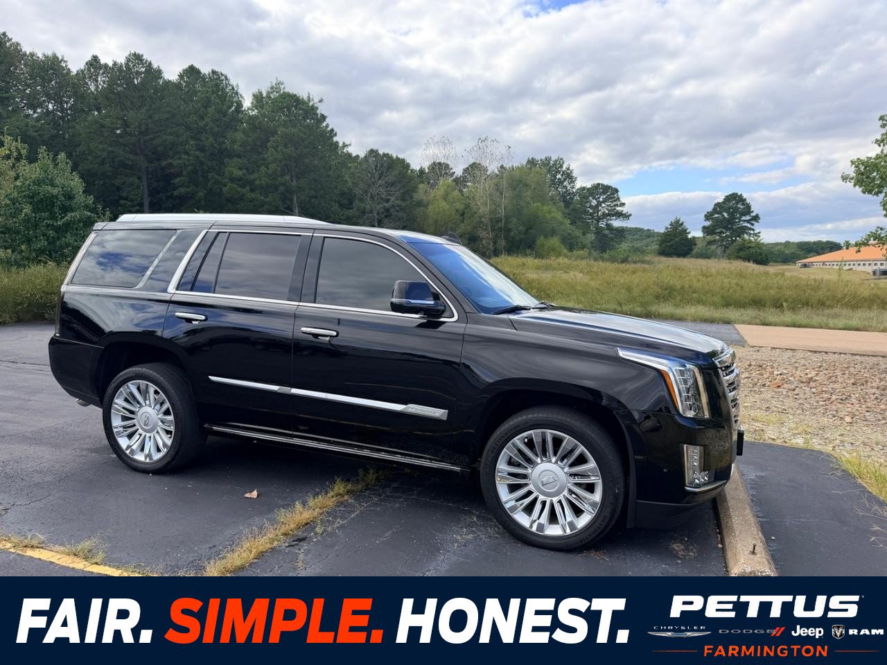 Used 2018 Cadillac Escalade Platinum AWD/4WD image 1