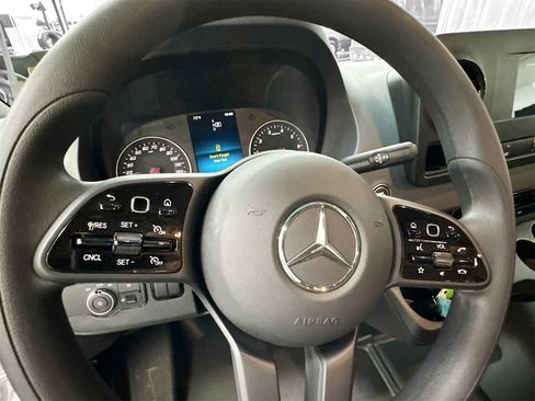 Used 2023 Mercedes-Benz Sprinter 2500 image 12