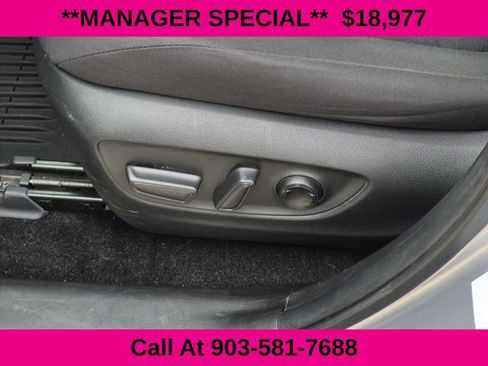 Used 2021 Toyota RAV4 XLE image 22