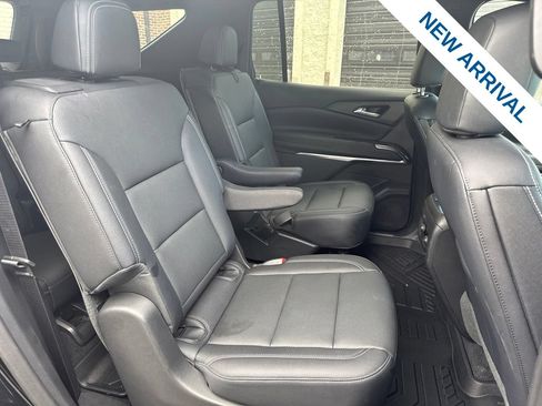 Used 2025 Chevrolet Traverse LT w/ Midnight/Sport Edition AWD/4WD image 11