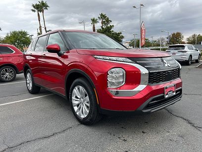 New 2025 Mitsubishi Outlander ES