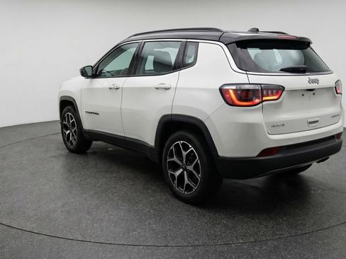 Used 2025 Jeep Compass Limited image 6