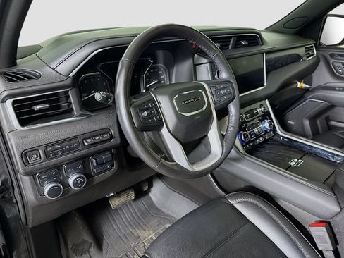 Used 2021 GMC Yukon Denali w/ Denali Premium Package AWD/4WD image 9