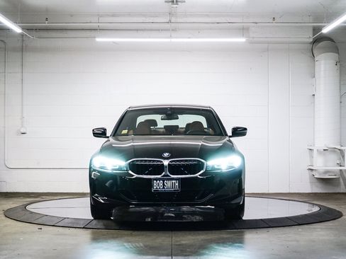 Used 2026 BMW 330i Sedan w/ Convenience Package RWD image 2