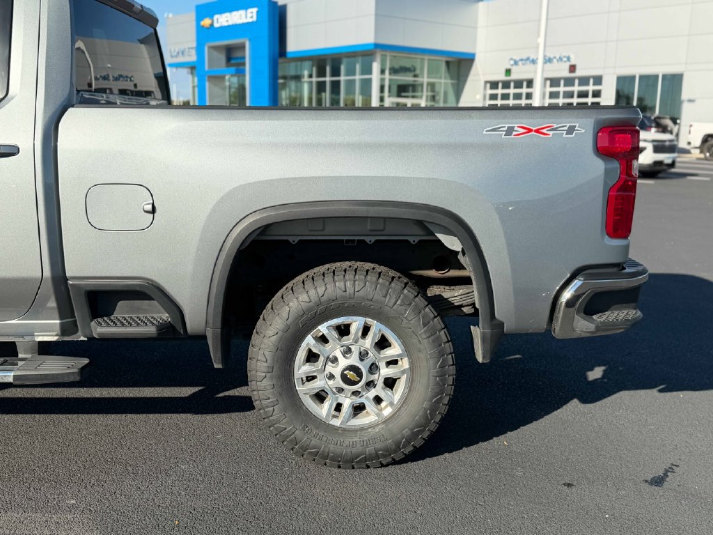 Used 2025 Chevrolet Silverado 2500 LT w/ Convenience Package AWD/4WD image 13