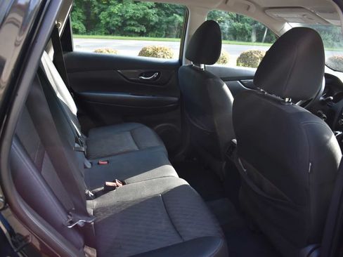 Used 2018 Nissan Rogue S AWD/4WD image 42