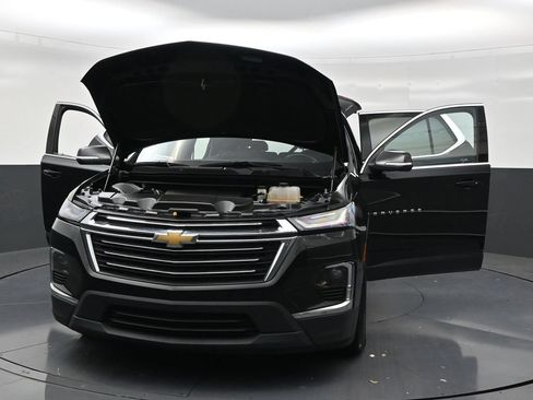 Used 2023 Chevrolet Traverse LT FWD image 34