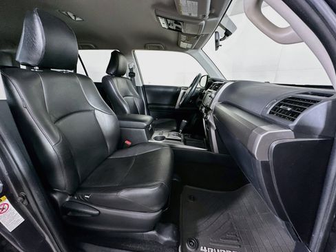 Used 2015 Toyota 4Runner SR5 RWD image 29