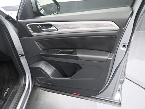 Used 2020 Volkswagen Atlas Cross Sport SE image 6