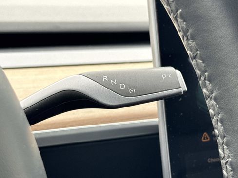 Used 2019 Tesla Model 3 Standard Range Plus image 9