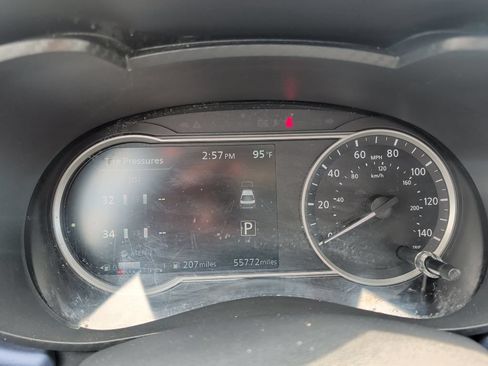 Used 2024 Nissan Versa SV FWD image 10