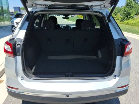 Used 2020 Chevrolet Equinox LT w/ Driver Convenience Package AWD/4WD image 32