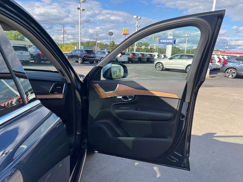 Certified 2025 Volvo XC90 B6 Plus image 35