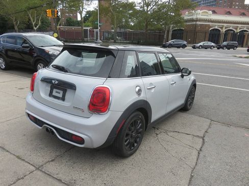 Used 2018 MINI Cooper S FWD image 4