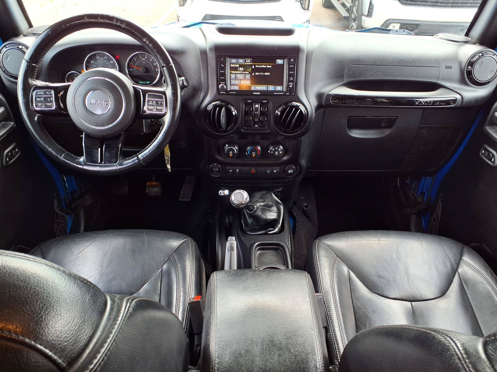 Used 2015 Jeep Wrangler Unlimited Sahara AWD/4WD image 13