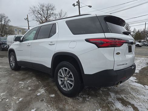 Used 2023 Chevrolet Traverse LT image 6