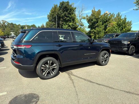 New 2027 Jeep Grand Cherokee Limited AWD/4WD image 2