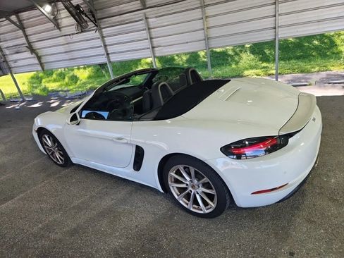 Used 2017 Porsche 718 Boxster image 16