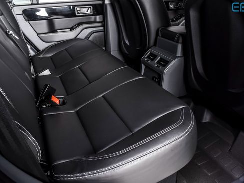 Used 2024 INEOS Grenadier Fieldmaster Edition image 19