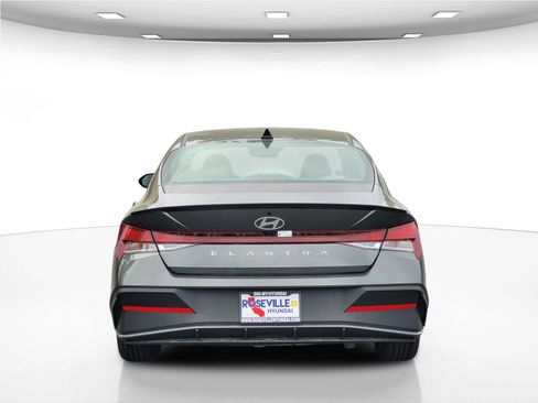 New 2025 Hyundai Elantra SEL image 7