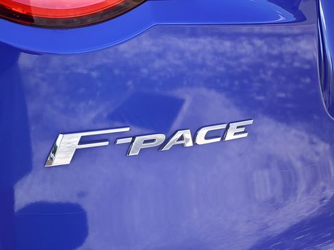Used 2018 Jaguar F-PACE Premium AWD/4WD image 9