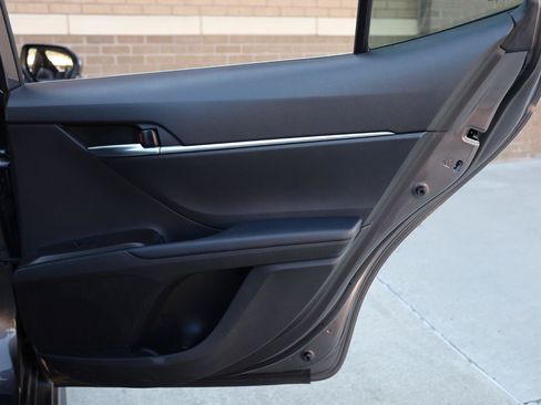 Used 2022 Toyota Camry SE FWD image 21