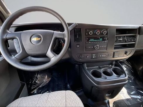 Used 2025 Chevrolet Express 2500 LT w/ LT Preferred Equipment Group RWD image 6